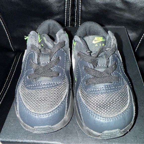 Nike Air Max, Size 4C - Picture 4 of 4